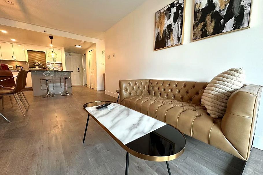 311 555 Abbott Street Vancouver, BC - 5