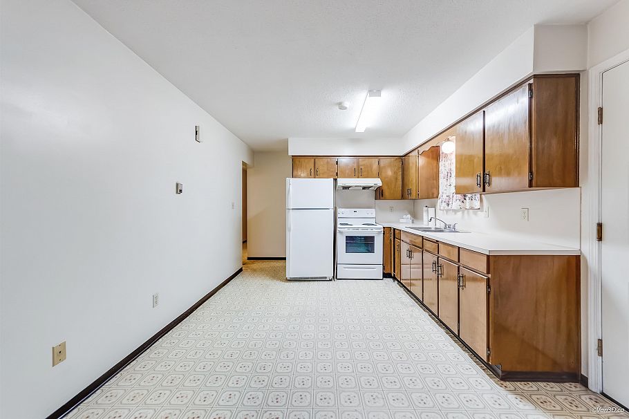 2721 Grant Street Vancouver, BC - 25