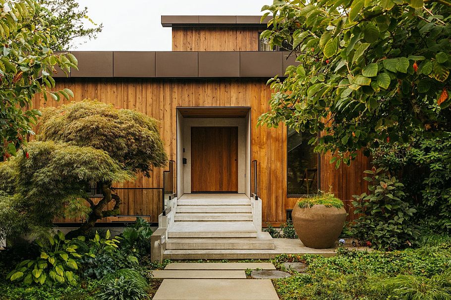 1295 W Keith Road North Vancouver, BC - 1