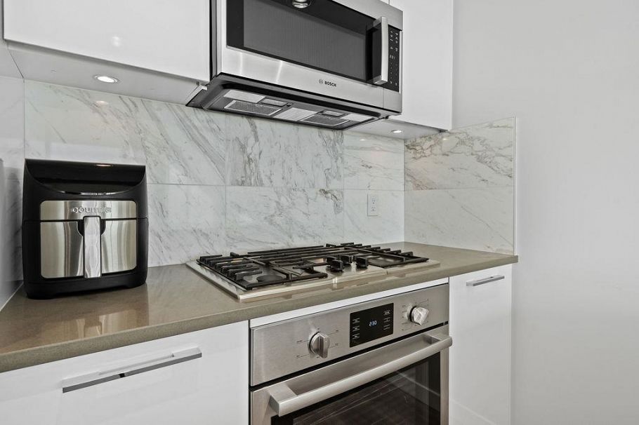 903 3281 E Kent Avenue North Vancouver, BC - 7