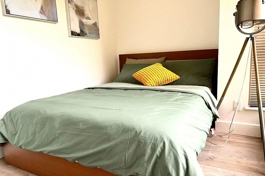 311 555 Abbott Street Vancouver, BC - 9