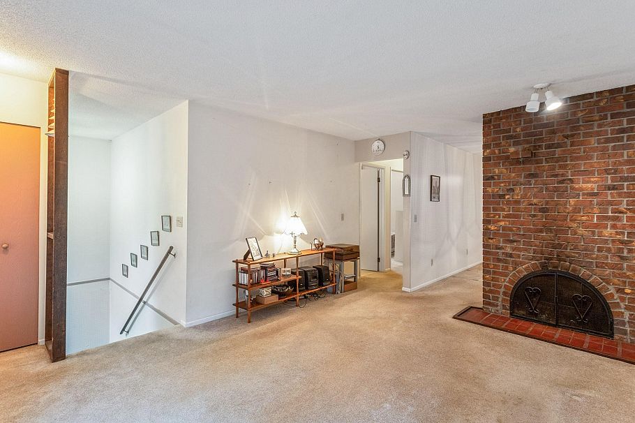 4390 Hoskins Road North Vancouver, BC - 4