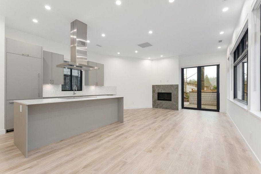 1123 E Keith Road North Vancouver, BC - 6