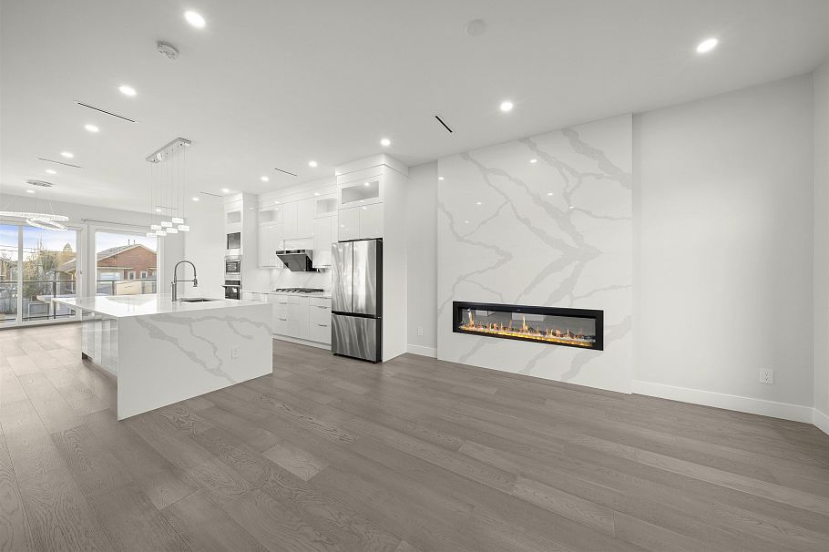 253 W 18th Street North Vancouver, BC - 5