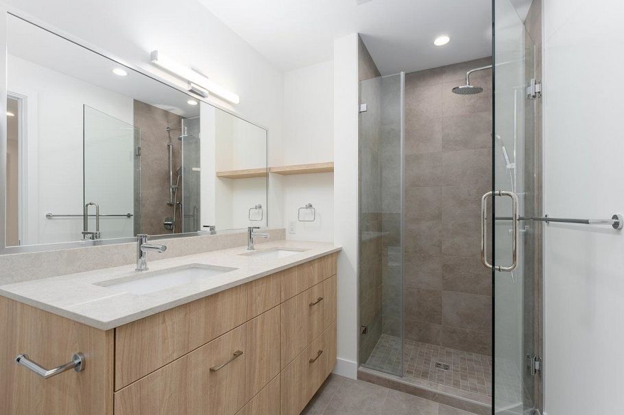 1123 E Keith Road North Vancouver, BC - 14