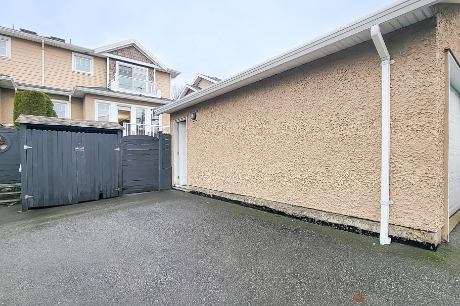 203 E 18th Street North Vancouver, BC - 28