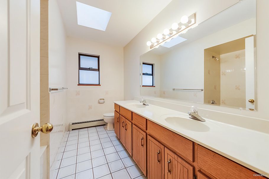 2721 Grant Street Vancouver, BC - 23