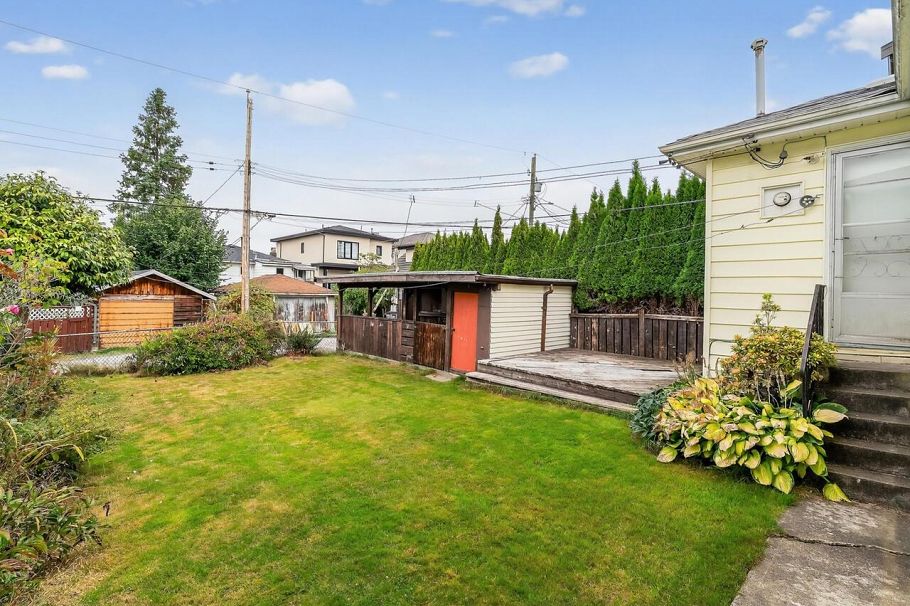 3069 E 18th Avenue Vancouver, BC - 4