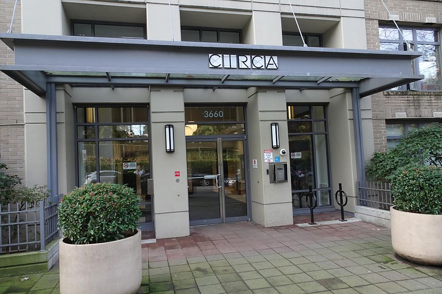 206 3660 Vanness Avenue Vancouver, BC - 1