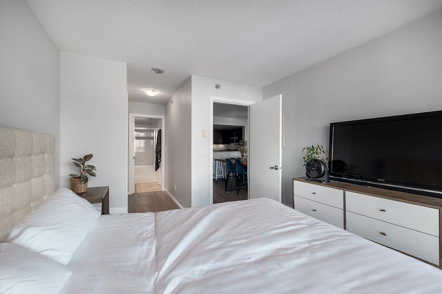 1002 120 Milross Avenue Vancouver, BC - 16