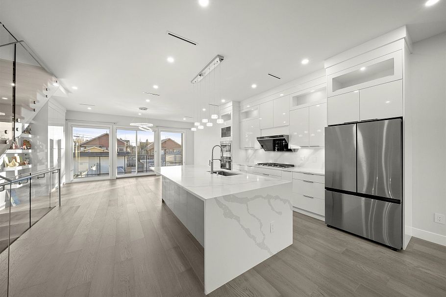 253 W 18th Street North Vancouver, BC - 6