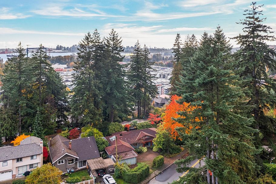 1090 W Keith Road North Vancouver, BC - 37