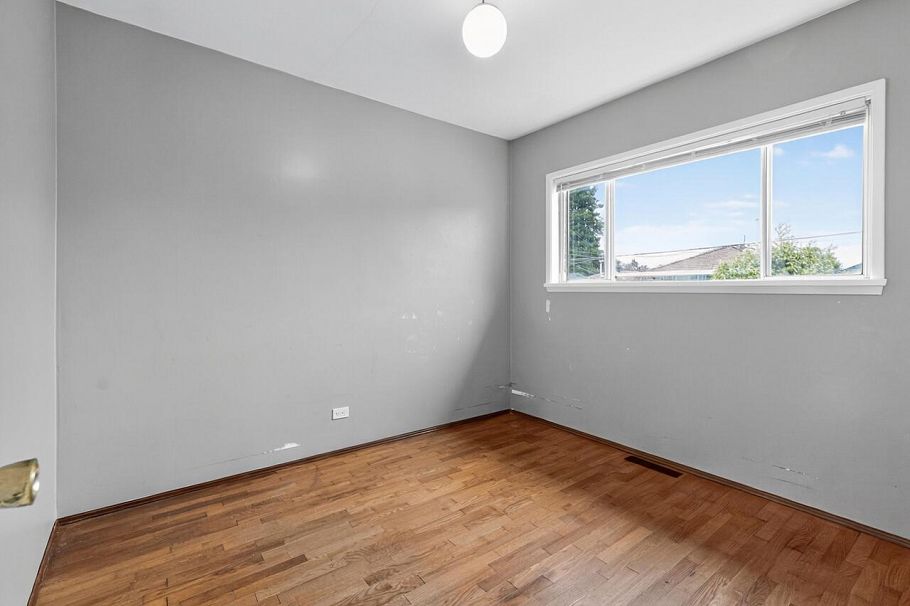 3069 E 18th Avenue Vancouver, BC - 12