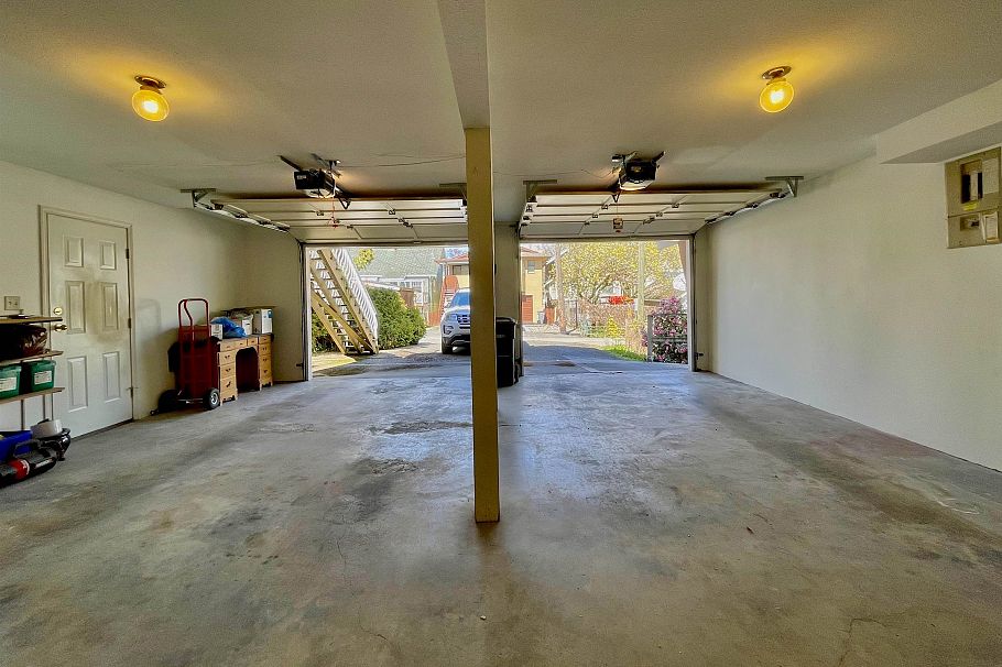 937 W 18th Avenue Vancouver, BC - 32