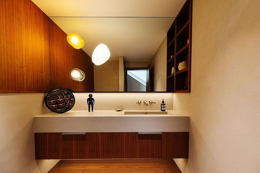 1295 W Keith Road North Vancouver, BC - 14