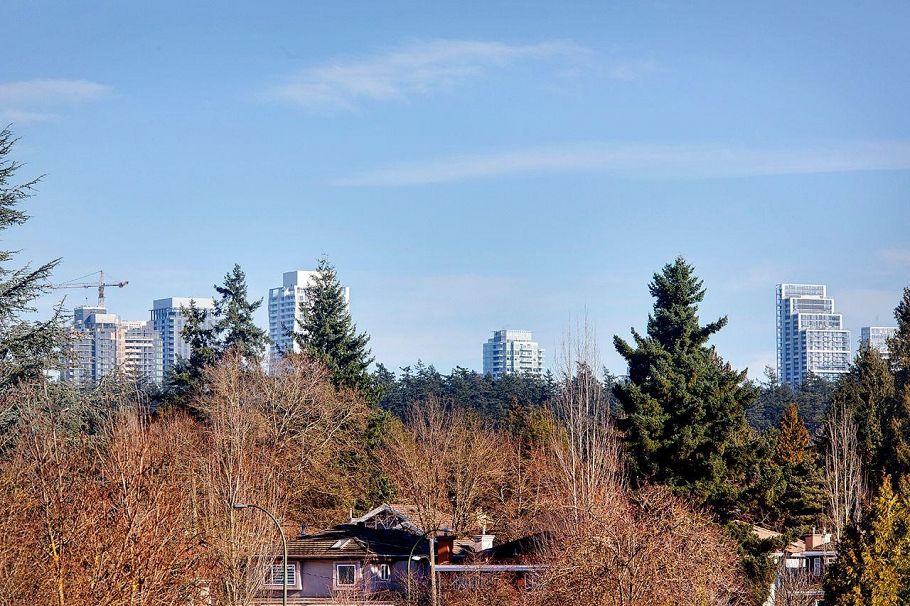 401 7088 Mont Royal Square Vancouver, BC - 24