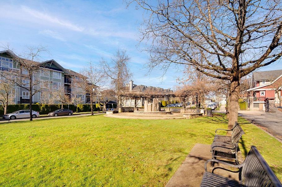 401 7088 Mont Royal Square Vancouver, BC - 30