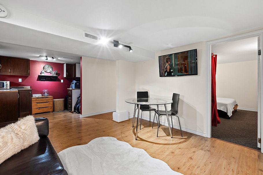 1829 1831 W 2nd Avenue Vancouver, BC - 25