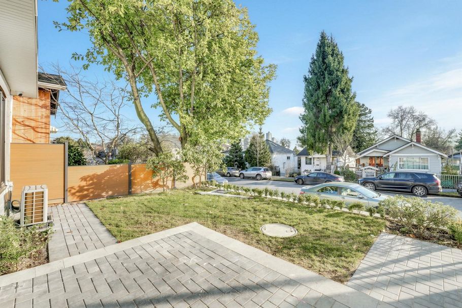 1 3547 E Georgia Street Vancouver, BC - 5