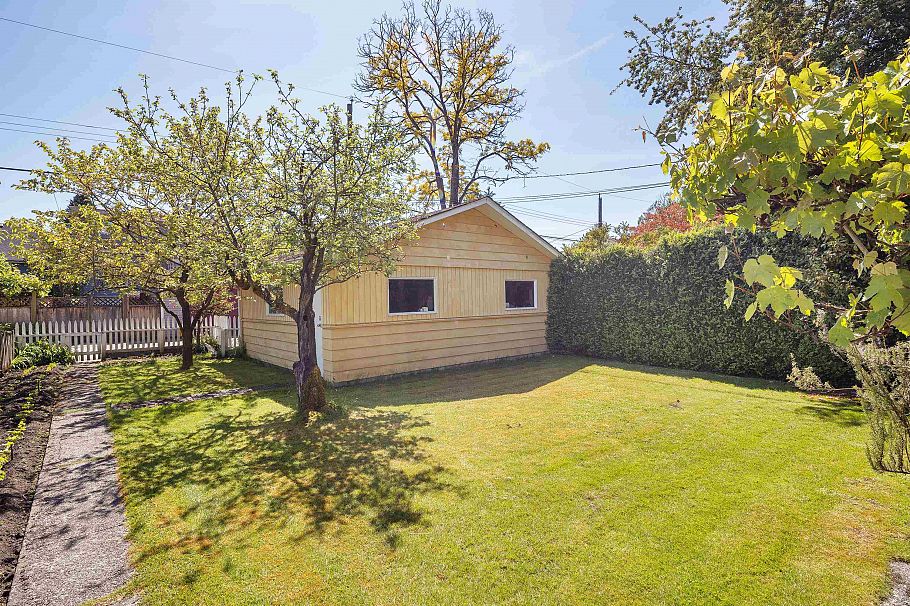 3136 W 11th Avenue Vancouver, BC - 23