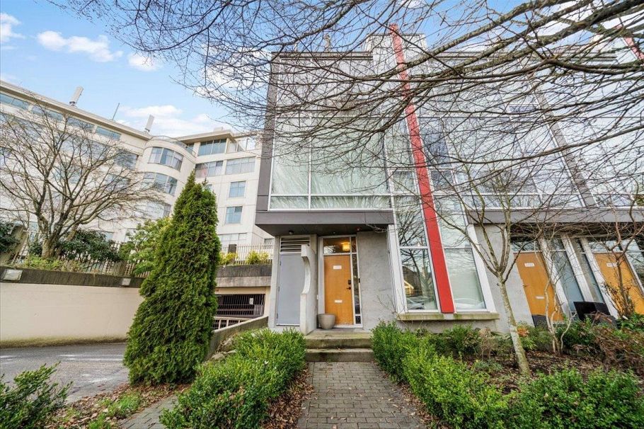 3485 Victoria Drive Vancouver, BC - 1