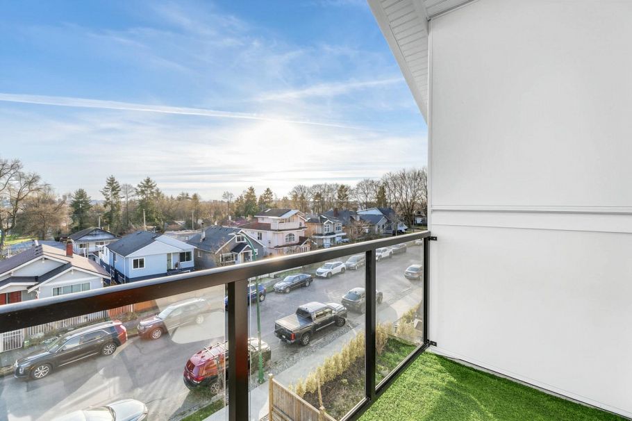 1 3547 E Georgia Street Vancouver, BC - 27