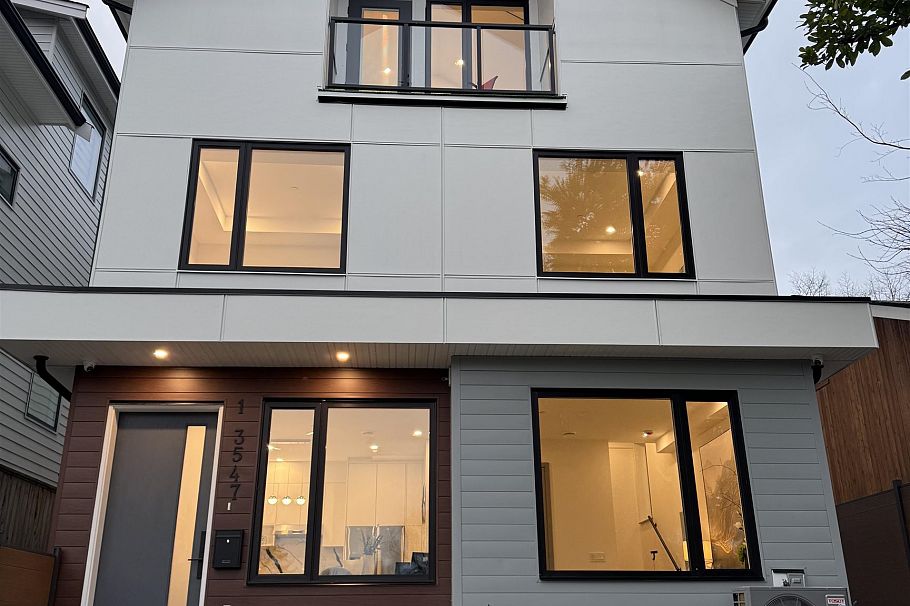 1 3547 E Georgia Street Vancouver, BC - 1