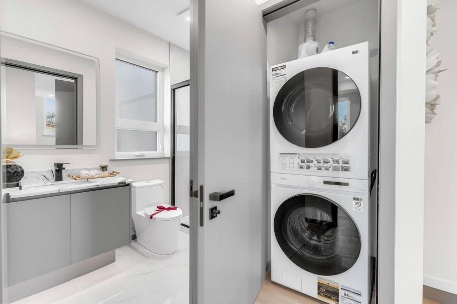 1 3547 E Georgia Street Vancouver, BC - 21