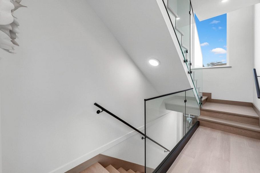 1 3547 E Georgia Street Vancouver, BC - 22