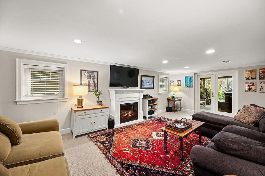 5869 Dunbar Street Vancouver, BC - 30