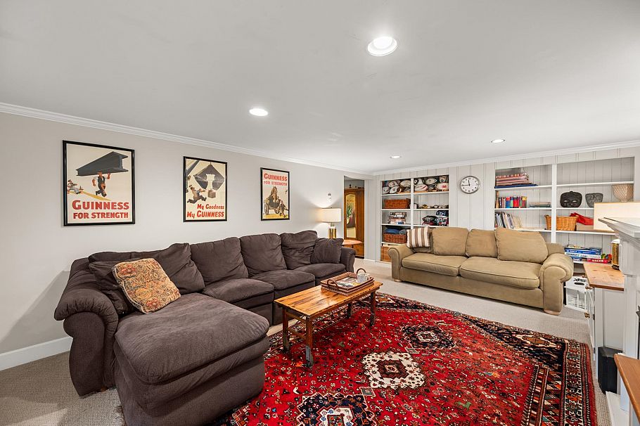 5869 Dunbar Street Vancouver, BC - 32