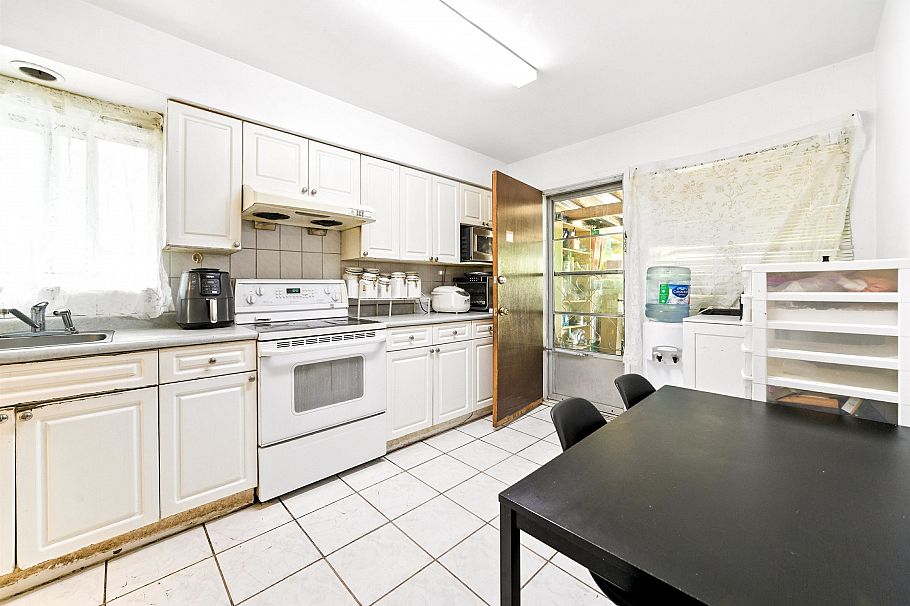 4987 Hoy Street Vancouver, BC - 10