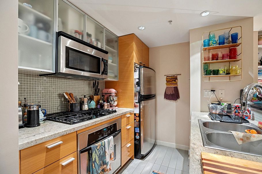 1901 33 Smithe Street Vancouver, BC - 13