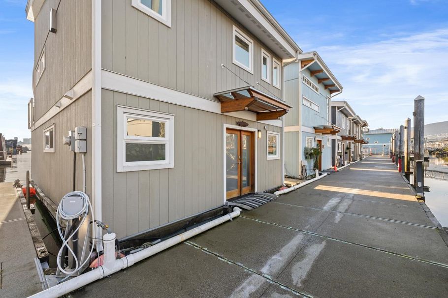 20 415 W Esplanade North Vancouver, BC - 19