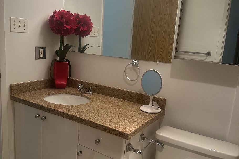 207 1080 Broughton Street Vancouver, BC - 10