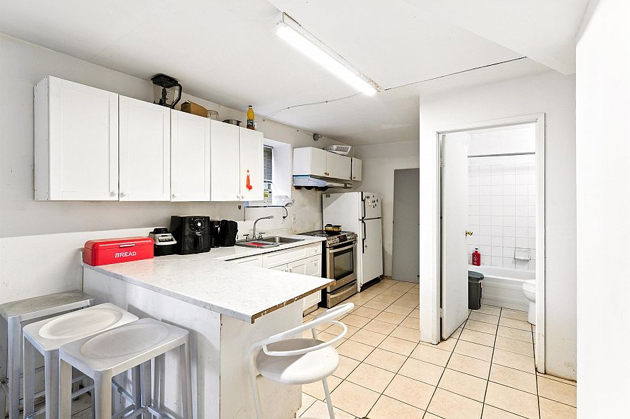 4987 Hoy Street Vancouver, BC - 27