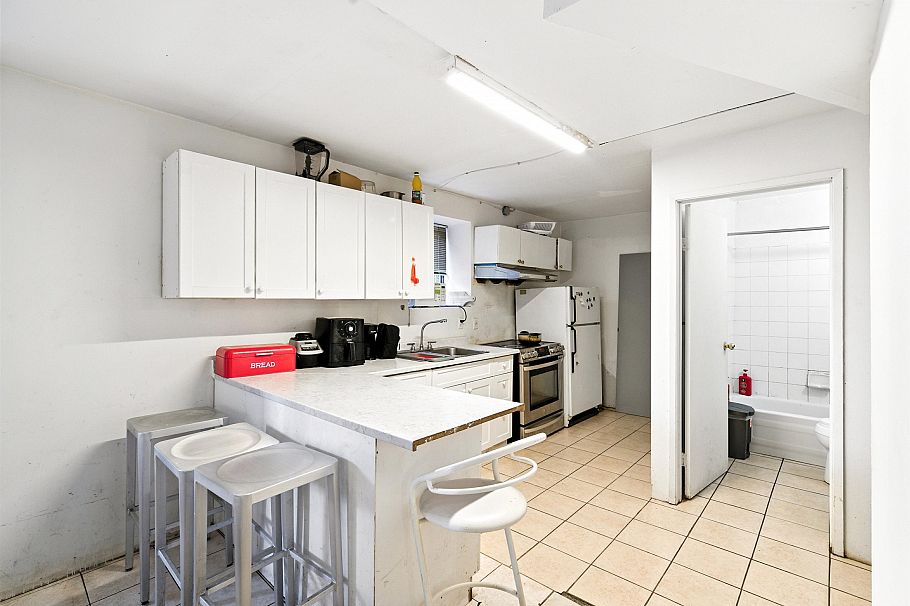 4987 Hoy Street Vancouver, BC - 26