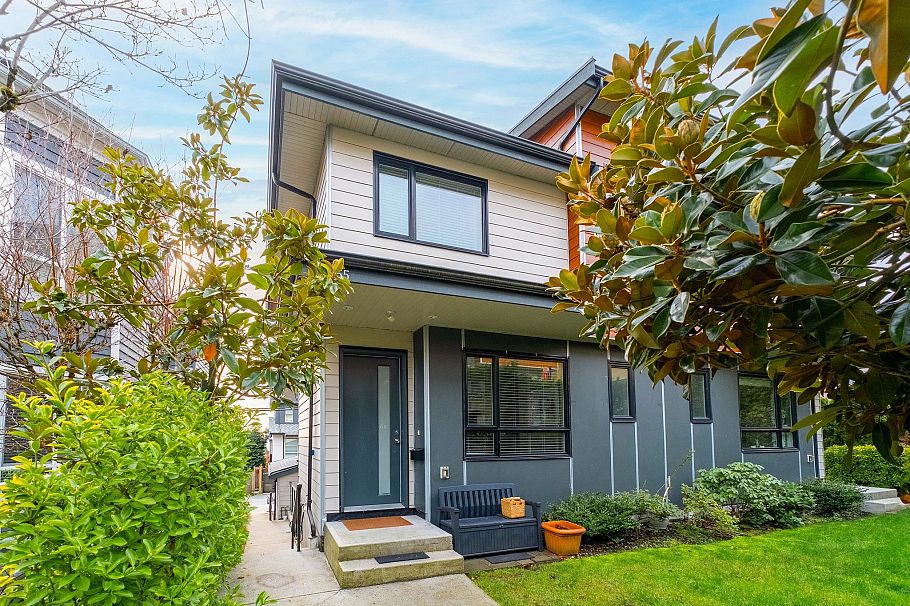 255 E 6th Street North Vancouver, BC - 1