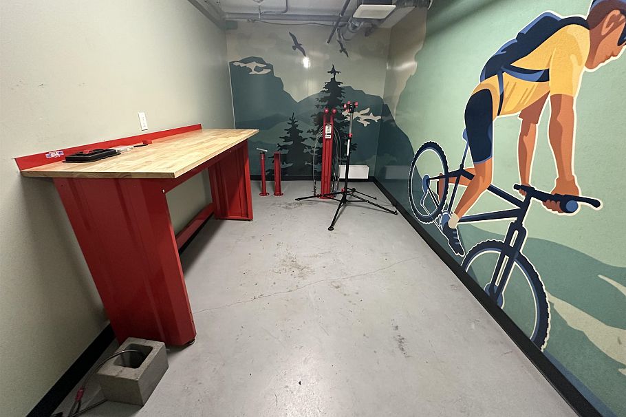 116 108 E 8th Street North Vancouver, BC - 23