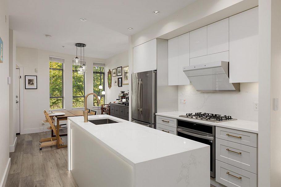 828 W 6th Avenue Vancouver, BC - 3