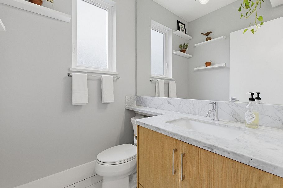 255 E 6th Street North Vancouver, BC - 11