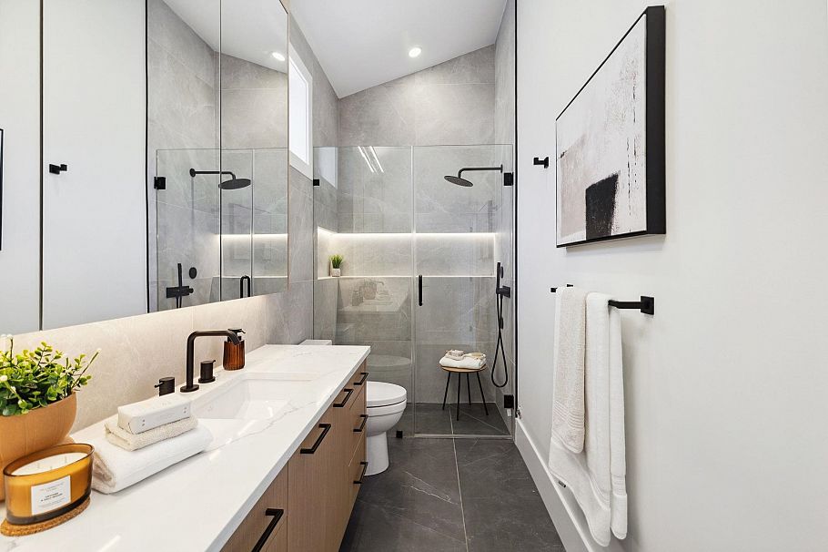 #2 2244 E 11th Avenue Vancouver, BC - 34