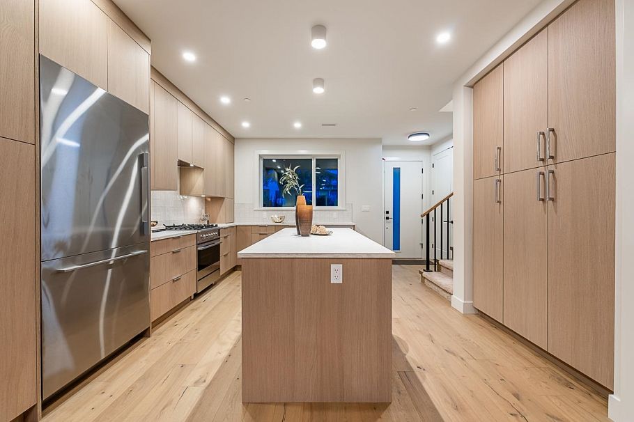 3537 Cambridge Street Vancouver, BC - 10