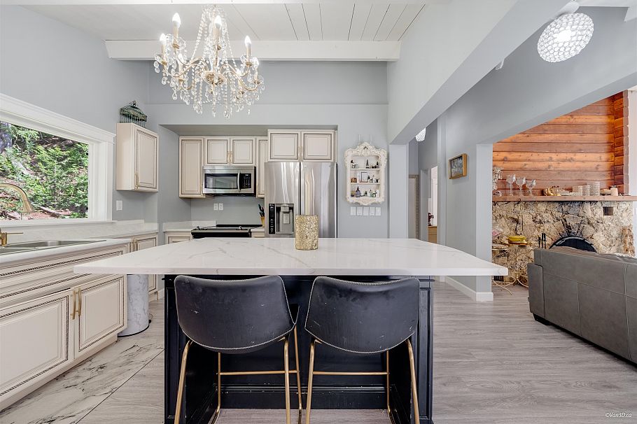 3870 Emerald Drive North Vancouver, BC - 9