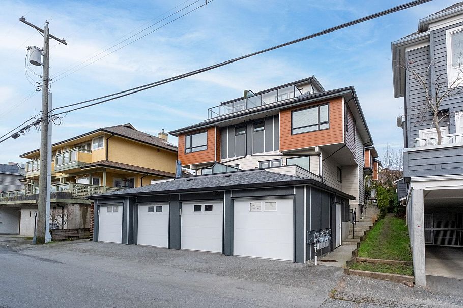255 E 6th Street North Vancouver, BC - 33