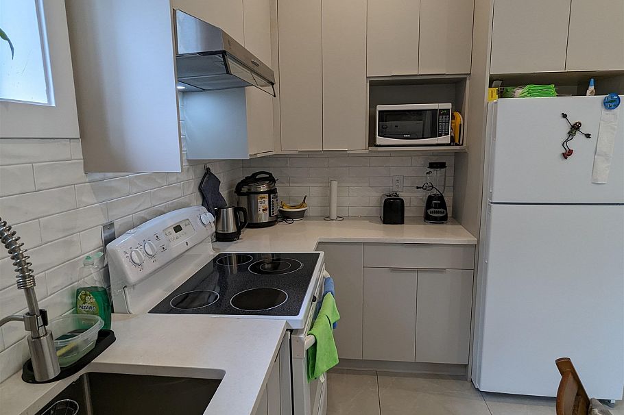 836 W 61st Avenue Vancouver, BC - 22