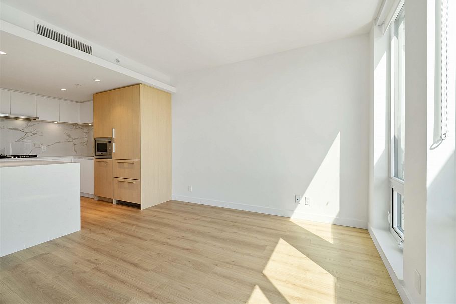 2304 1500 Fern Street North Vancouver, BC - 11