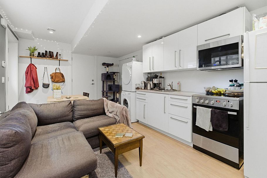 255 E 6th Street North Vancouver, BC - 28