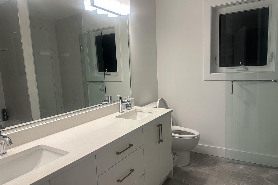 836 W 61st Avenue Vancouver, BC - 8