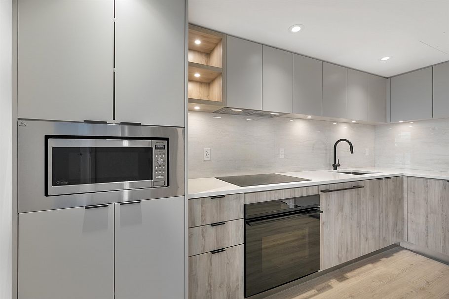 307 755 Harbourside Drive West Vancouver, BC - 9